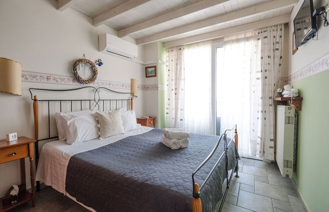 Blue Crystal Villa - Photo 5