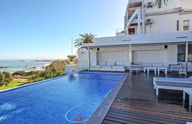 Villa Bleu Blanc in Camps Bay With Pool and Views - Foto 28