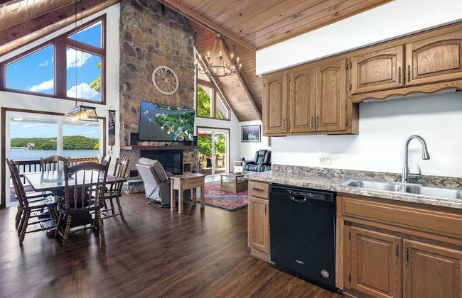 Boondock Bliss - Lakefront, Private Dock Sleeps 15! - Photo 24