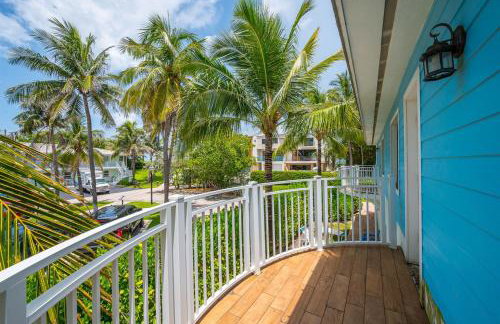 Designer Beachside Serenity Steps to the Beach! - Foto 32