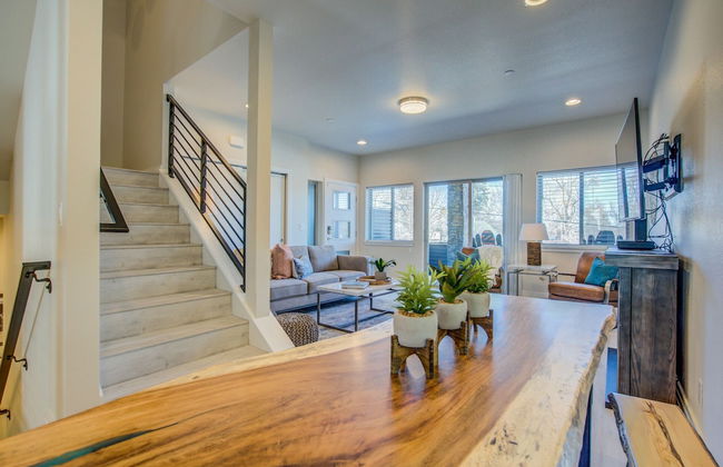 4BR Mnt Viewsmodern Urbanityrooftop Patio - Foto 32