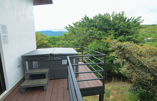 Nambi Monteverde - Foto 24