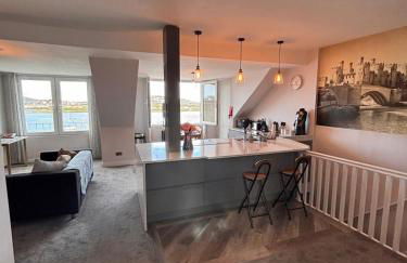 Stylish Coastal Apartment with Breathtaking views - Foto 10