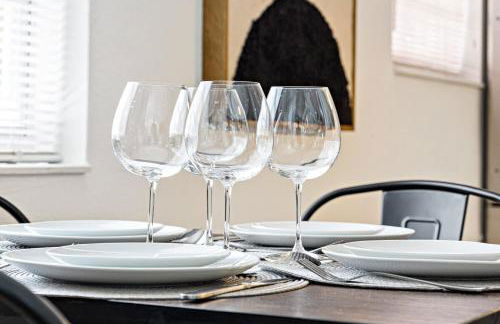 Lovely 2 BR Condo With Free Parking on Premises - Foto 35