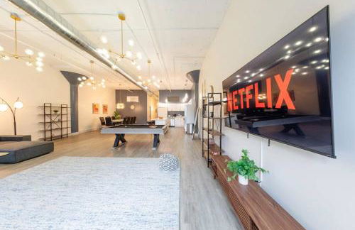 Luxurious 5BR Suite Perfect for Group of 12 guests with Pool table, Optional Parking and Gym Access Near McCormick Place and Soldier Field - Foto 39