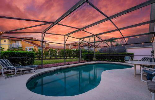 4BR w Heated Pool near Disney & Lake - Sleeps 10 - Foto 20