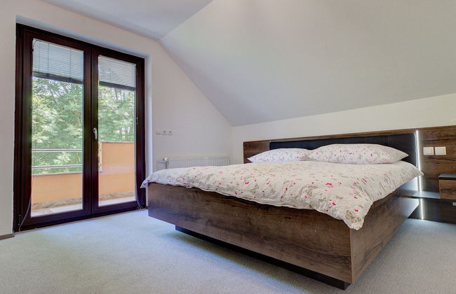 Charming Apartment in Bled Near Lake - Photo 2