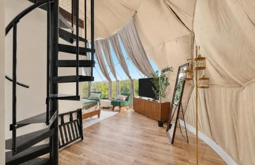 Luna Dome - Lakefront with Hot Tub, Wi-Fi, Sleeps 4 - Photo 8