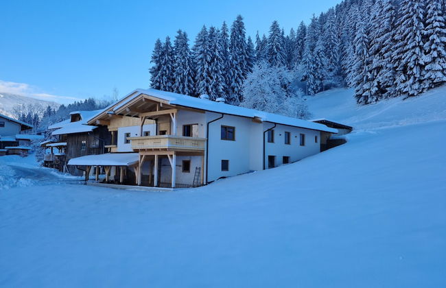 Spacious Holiday Home Near Ski Area in Kaltenbach - Foto 1