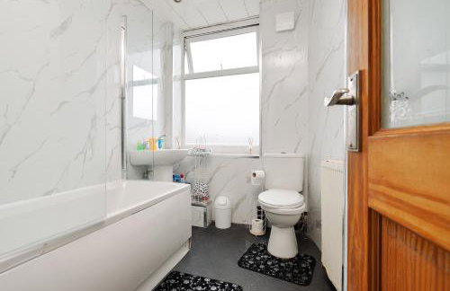 Modern 3-Bedroom Home in-Steps from Crown Point - Foto 2