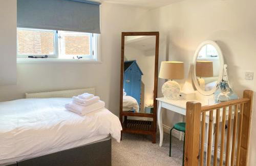 Stylish Cottage with Quay and River View - Foto 24