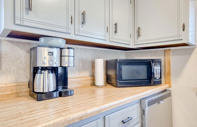 New River 3BR - Fishing, Kayaking, Hot tub, VT Game Weekends - Photo 14