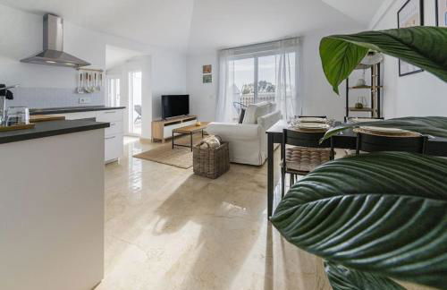 Ático nuevo en lujosa urbanización junto a restaurantes y cafeterías - Photo 1