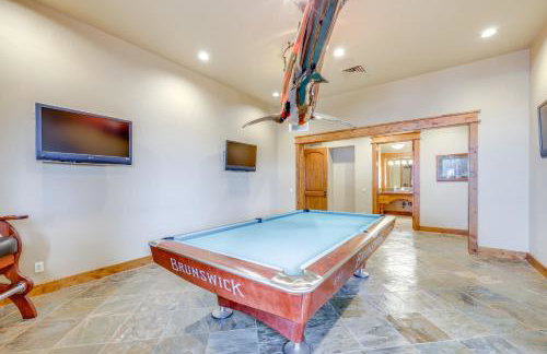 Hot Tub and Views Luxe Mountain Escape in Yucaipa - Photo 32