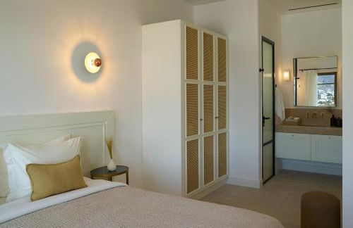 Bonzoe Suites & Villas - Photo 121