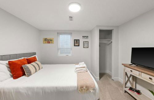 Spacious Retreat Patio, Games, and Quick to DEN - Foto 27