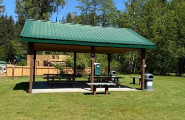 Cabin Minutes to Mt Rainier - EV, HotTub, 2 Queen and Twin - Photo 60