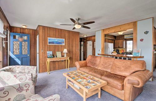 Rhode Island Oceanview Retreat Walk to Shore! - Foto 7