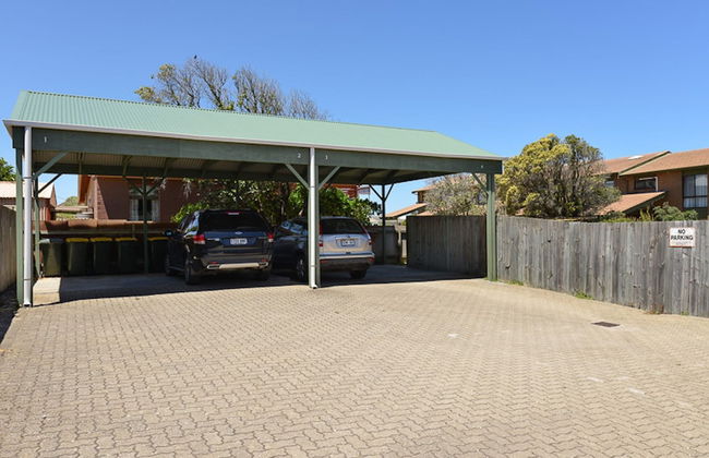 Southern Sands Beachfront Apartment - Photo 17