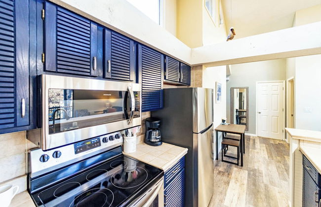 Serenity Now Quiet 4 BDR Next to Margaritaville! - Photo 16