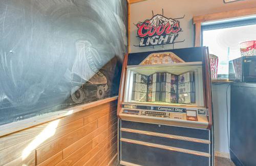 Massive Hatfield Loon Lodge with Roller Rink - Foto 38