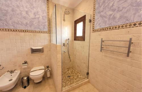 Villa with private pool and tennis court 150 metres from the sea-Villa el Olivo - Photo 34