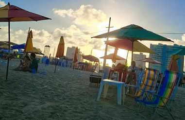 Apto na Praia de Atalaia a 100 metros da Passarela do Caranguejo - Foto 4