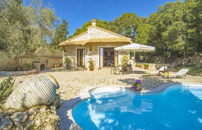 Villa Nionios Large Private Pool Walk to Beach Sea Views A C Wifi - 1033 - Foto 4