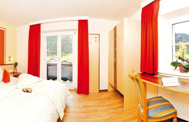 Apartment in Ischgl Overlooking the Mountains - Photo 4