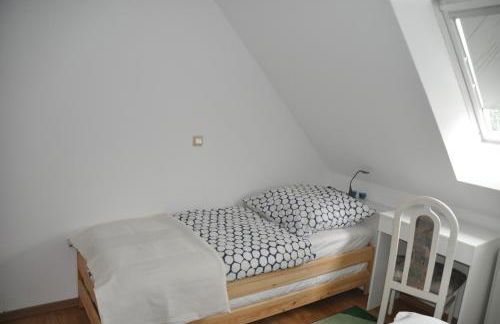 Gäste-und Ferienwohnung Magdeburg Alt-Olvenstedt, zwei Schlafzimmer, Treppenlift, ruhige Lage, Nähe Klinikum und Abfahrten A 2 und A 14 - Foto 8