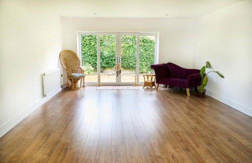 Chic Family Home with Garden Fire Pit & Event Space, Hot Tub - Foto 38