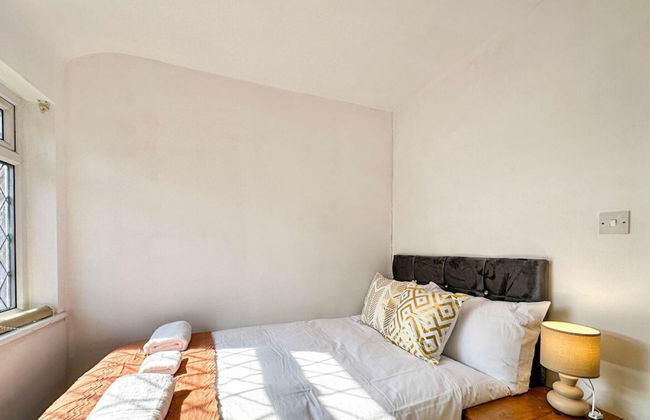 Beautiful Detached Villa - Jacuzzi Bath - Parking - Foto 28