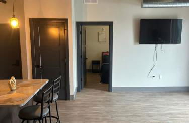 304 New Luxury Downton Condo with Fireplace, 2 bdrm - Foto 11