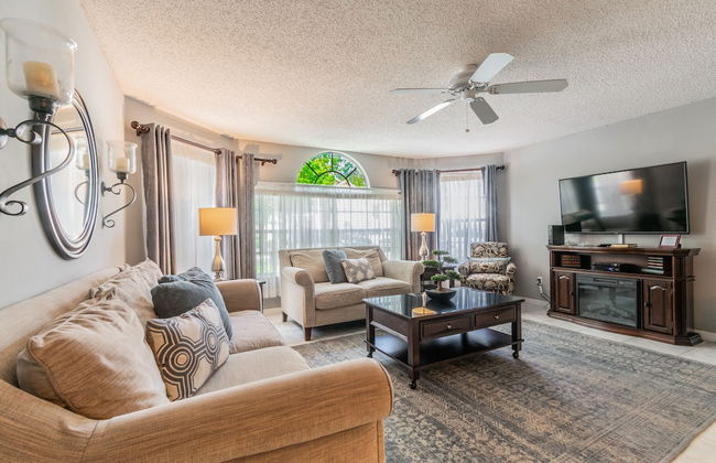 Near Theme Parks! Potter's Castle! Gorgeous, 3 BR's, Sleeps 8, Pool! - Foto 4