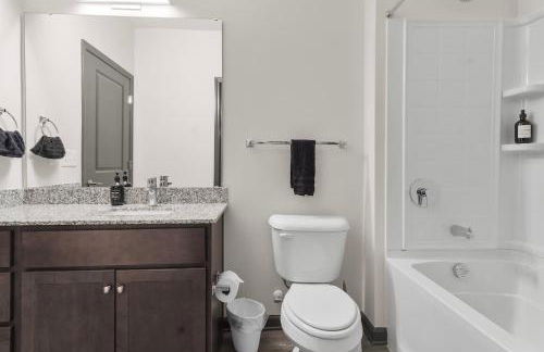 3BR King Bed Balcony North Raleigh - Foto 15