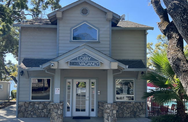 Clear Lake Cottages & Marina - Foto 1