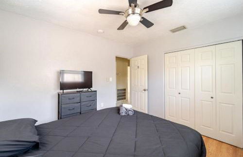 Serene Escape Cozy Home close to Beaches - Foto 31