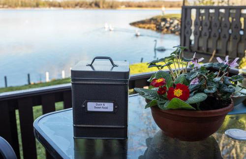 Sandmartin Lodge a lakeshore haven at Pine Lake Resort - Foto 26