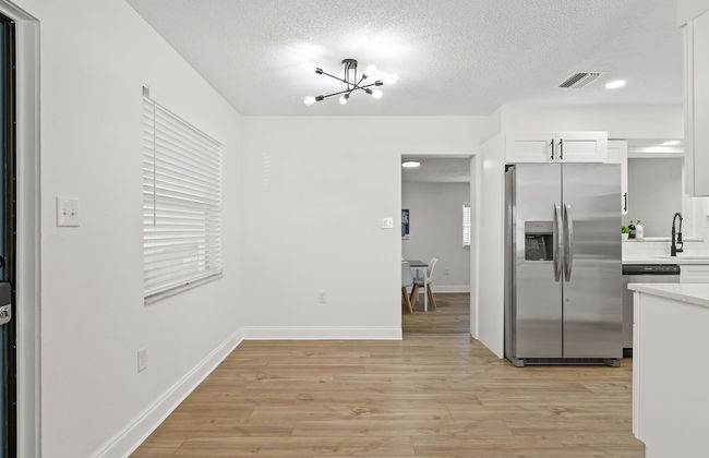 Sunny Palmetto Oasis: 4br Home With Private Pool 4 Bedroom Home by RedAwning - Foto 44