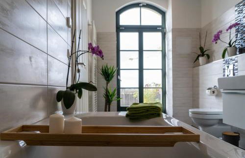 König Albert Residenz nahe BMW , Porsche , DHL und Messe - Foto 24