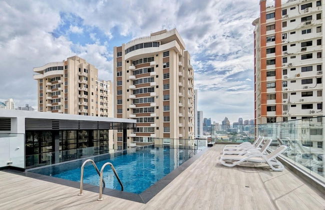 Luxurious 1BR Apartment With Stunning Balcony View - Photo 29