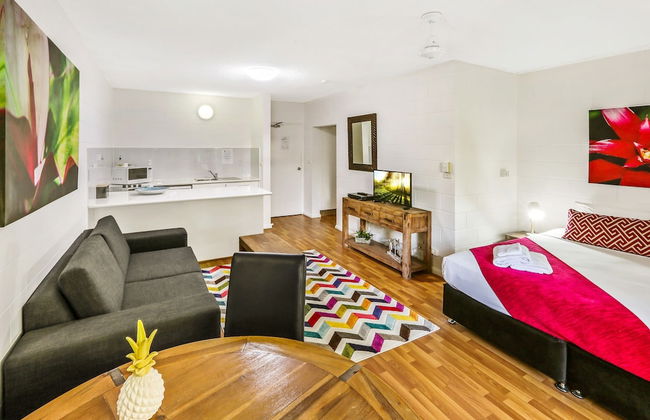 Cascade Gardens - Photo 9