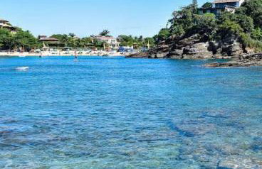 Búzius na Praia da Ferradura Frente mar - Foto 1