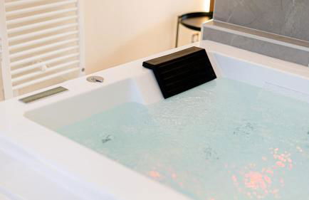 Le Beauregard - Jacuzzi - Garage - Foto 22