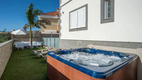 Villa, Private heated pool and jacuzzi . - Photo 4