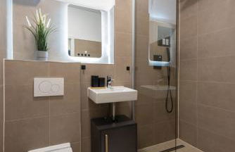 Modernes, zentrales City-Apartment am Kennedyplatz, nahe Hauptbahnhof und Limbecker Platz, lichtdurchflutete Räume - Photo 5