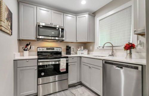 Cozy Cumberland ATL Home w Hot Tub - Foto 26