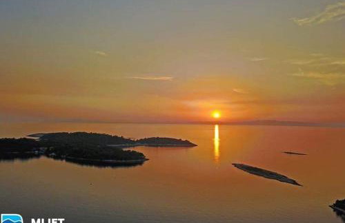 Jully apartment with swimming pool - Foto 25