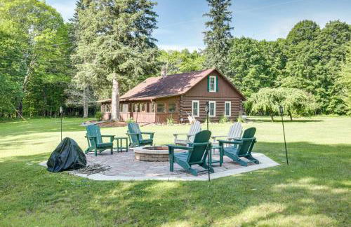 Dog-Friendly Park Falls Cottage with 5 Acres and Lake - Foto 25