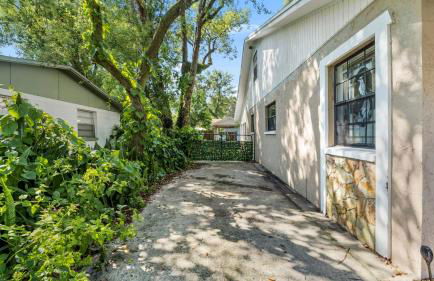 Zen Jungle House by Busch Gardens Sleeps 12 with Outdoor Games & Detached Play Space! - Foto 41